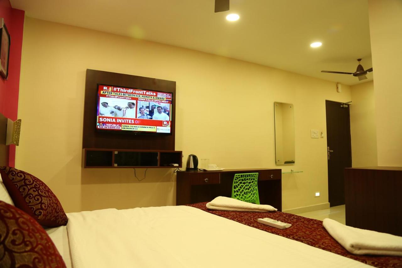 Raaj Mangalam Hotel