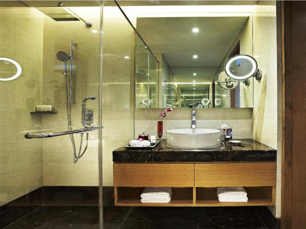 Vivanta It Expressway Omr Hotel