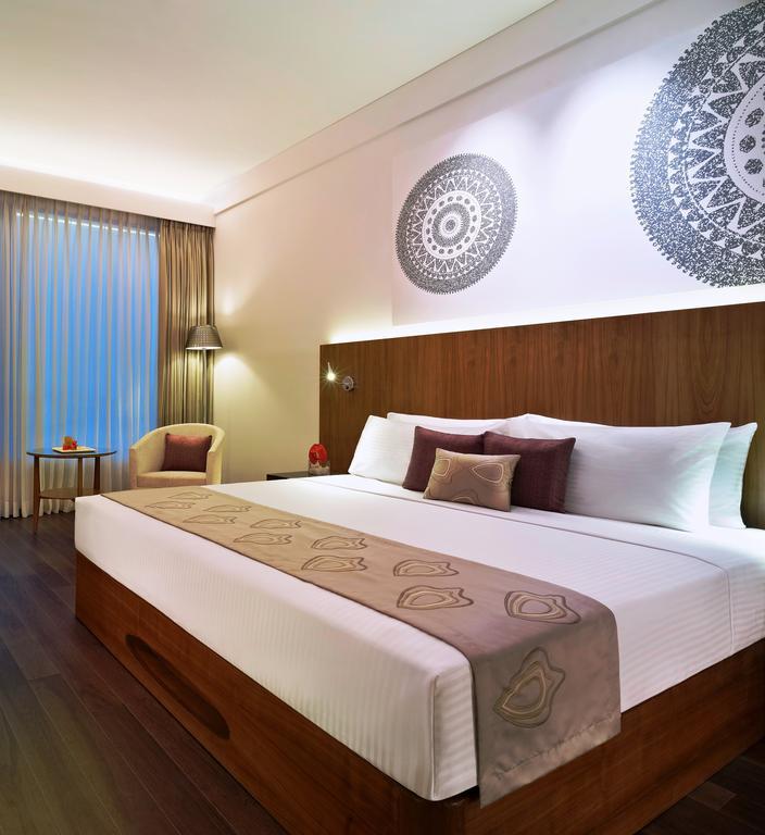 Vivanta It Expressway Omr
