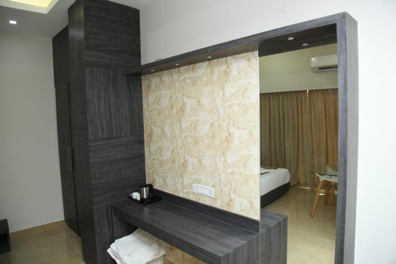 Century Courtyard Hotel