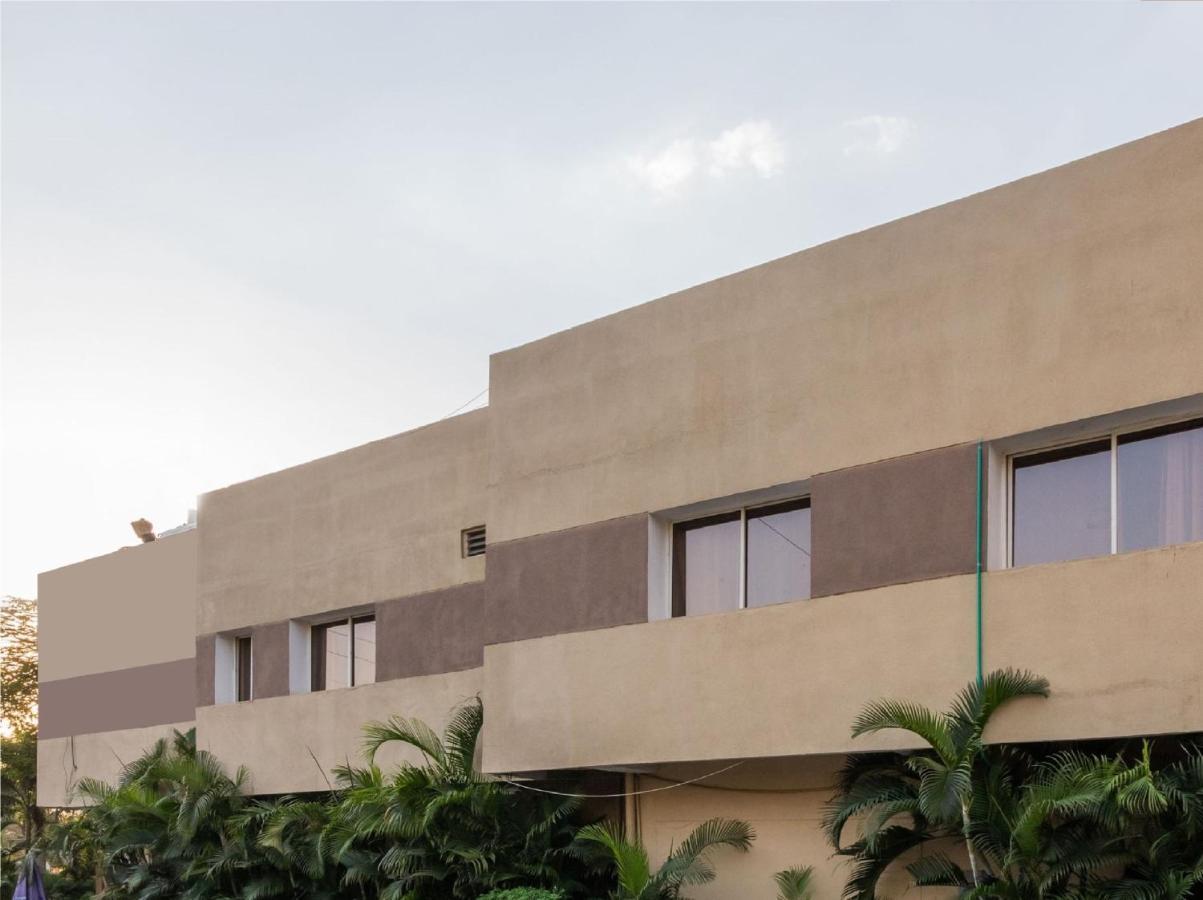 Hotel Oyo 7576 Varuna Chennai