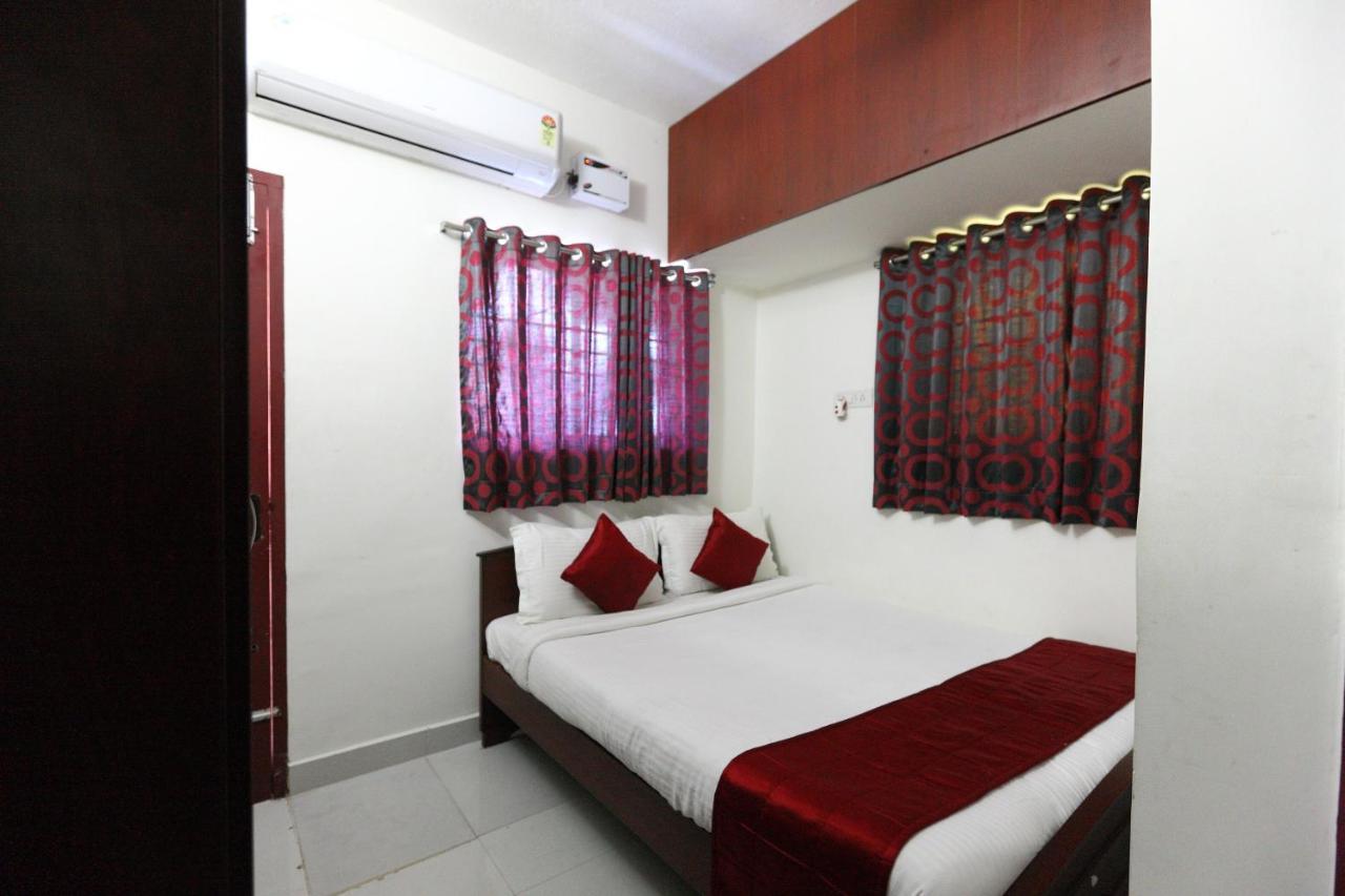 Oyo 7576 Varuna Hotel 2*