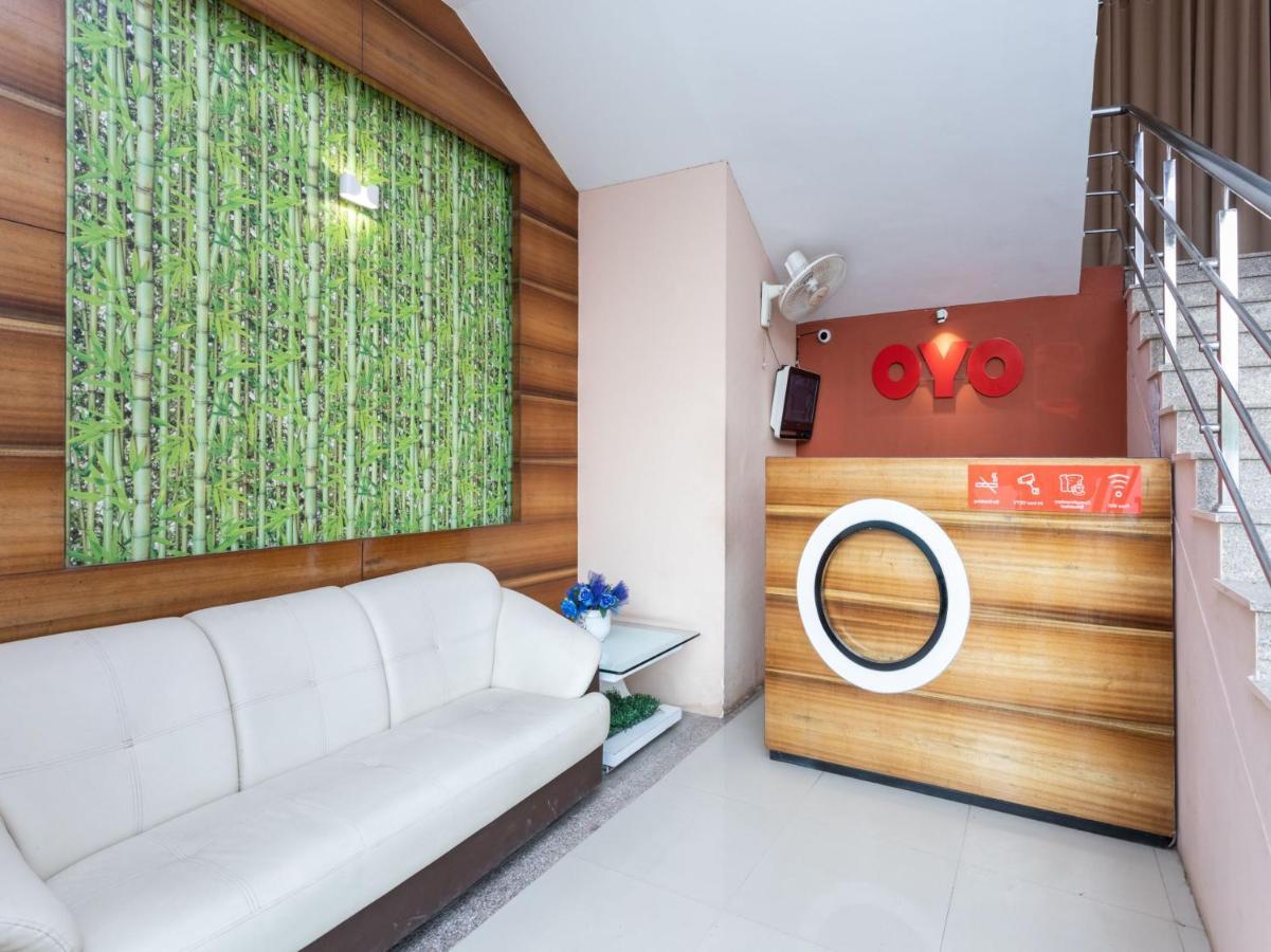 Oyo 7576 Varuna Hotel