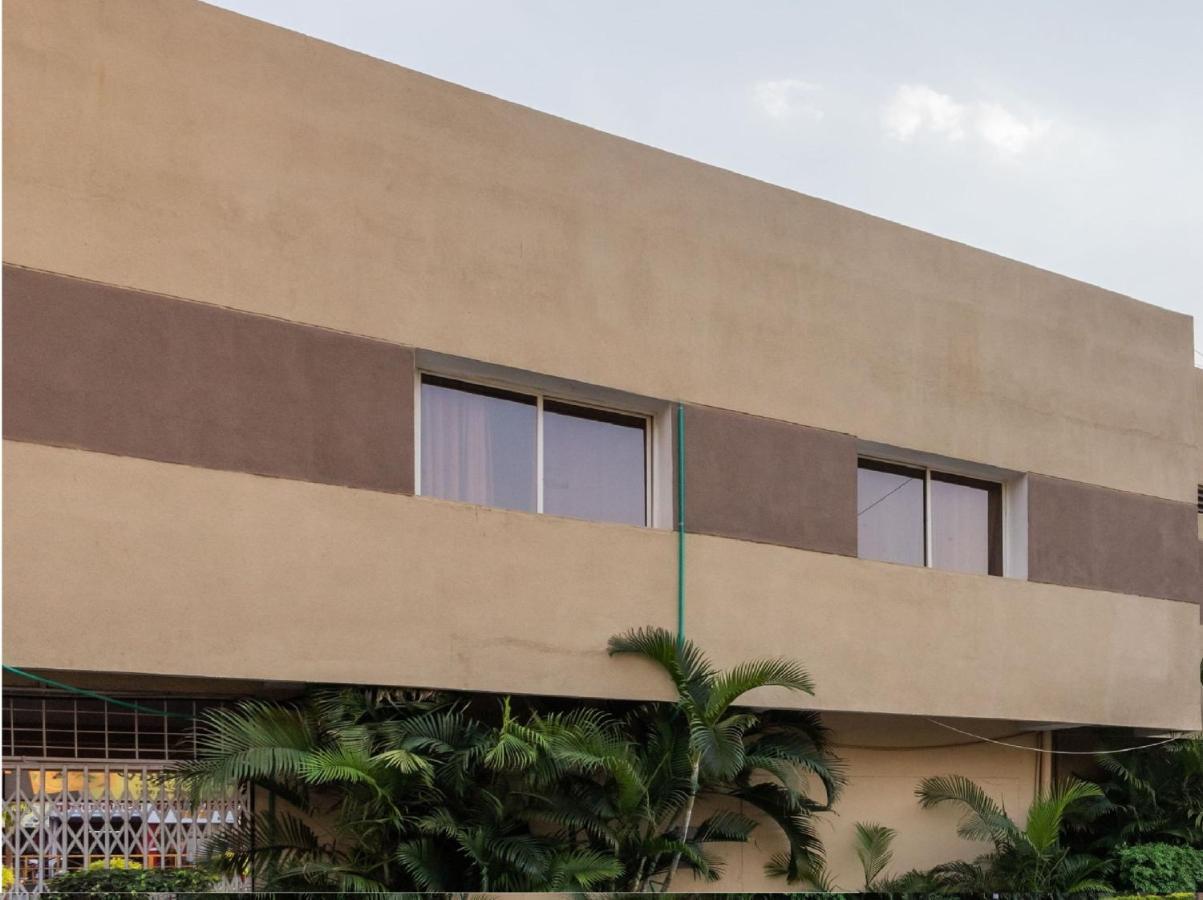 Oyo 7576 Varuna Hotel Chennai
