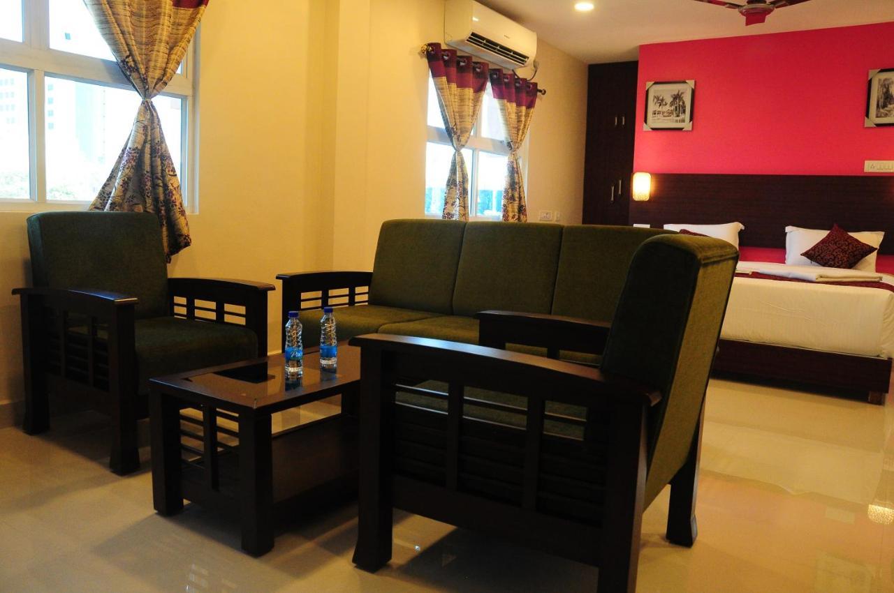 Raaj Mangalam Hotel *