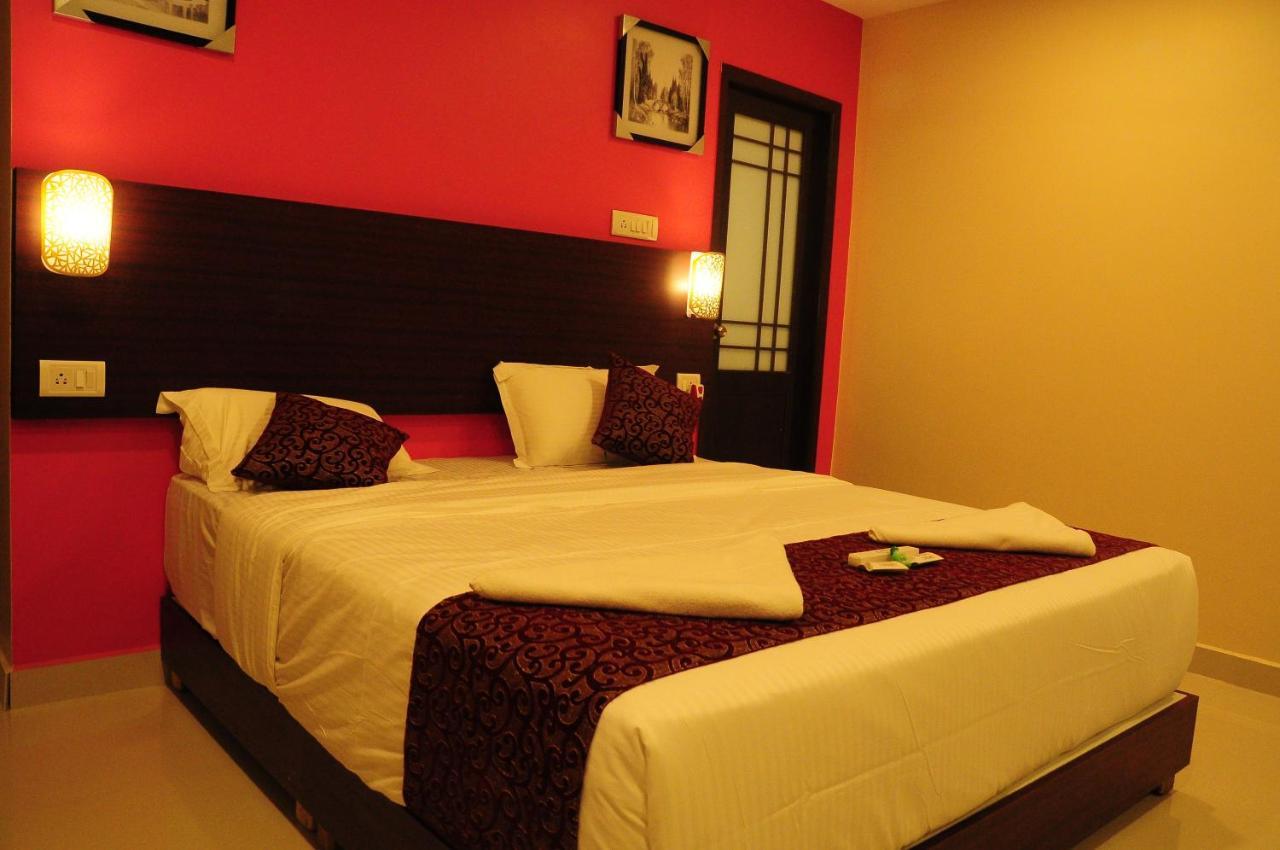 Hotel Raaj Mangalam *