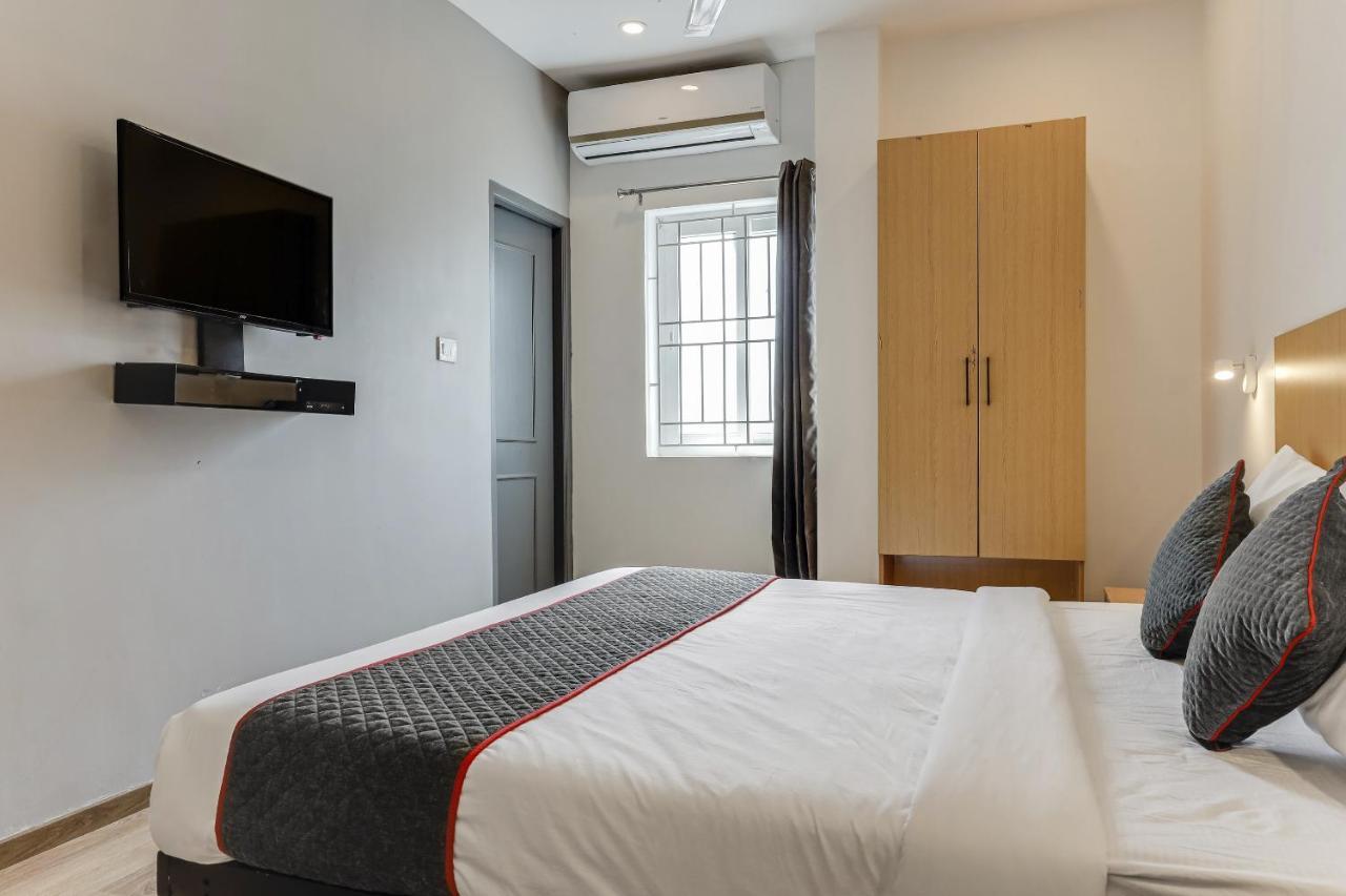 Oyo Townhouse 76768 The Bluebay Ecr