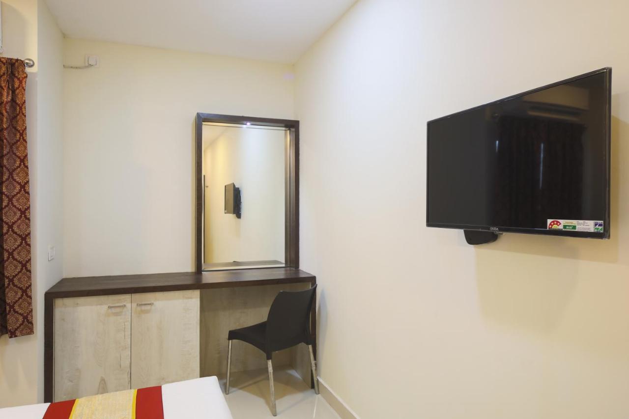Balaji Residency Hotel *