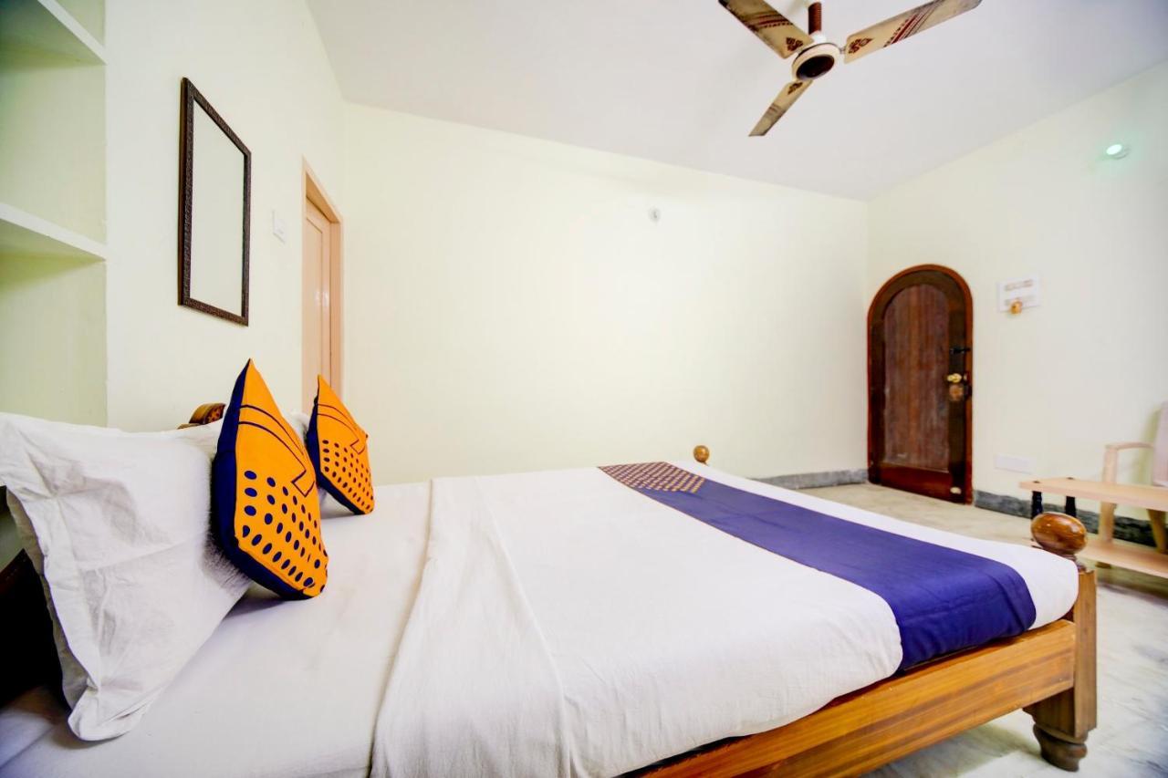 Spot On Kvr Near Koyambedu Depot Metro Station Hotel