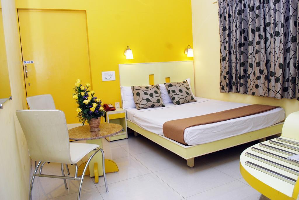 Pandian Hotel 2*