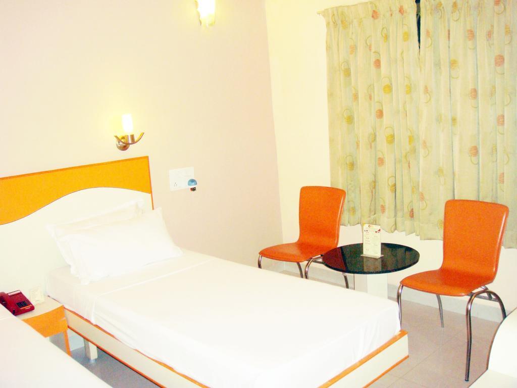 Pandian Hotel 2*