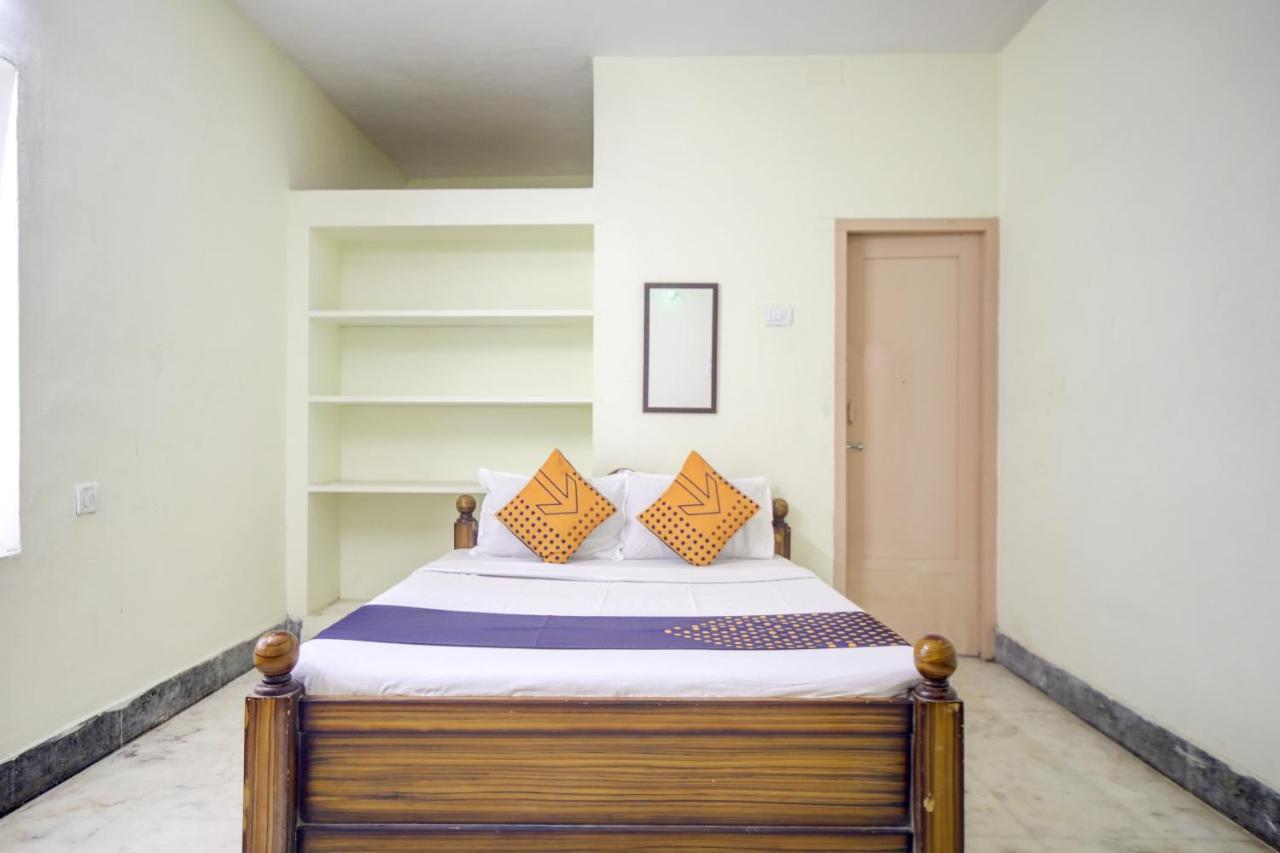 Hotel Spot On Kvr Near Koyambedu Depot Metro Station Chennai