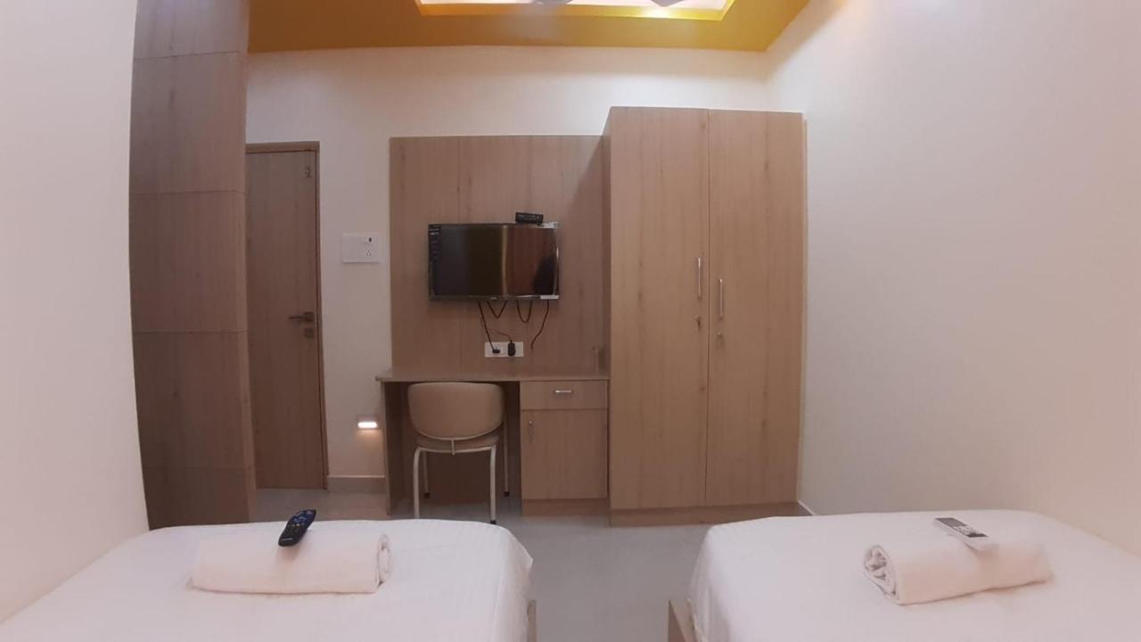 Jfive Residency Hotel 2*