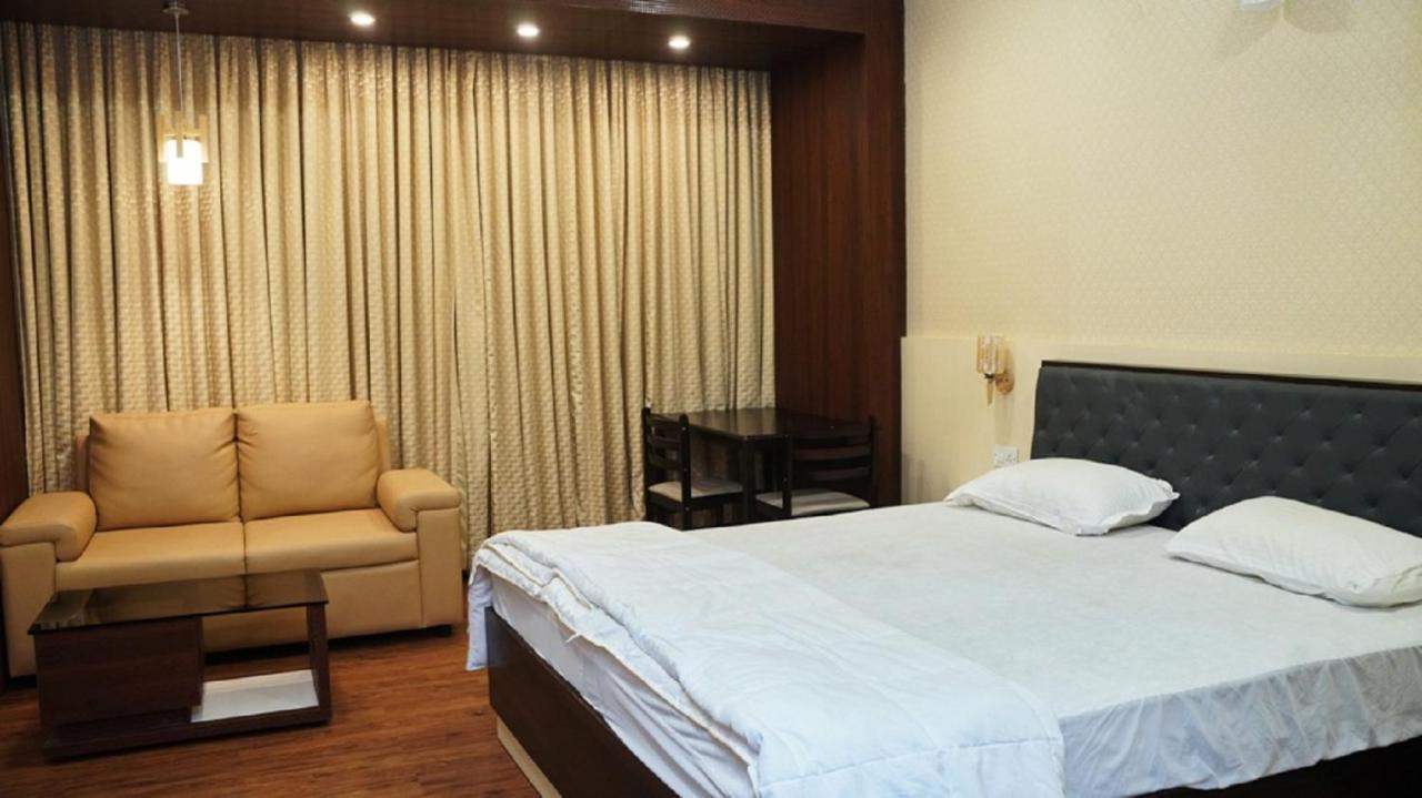 Malayalee Club 3*