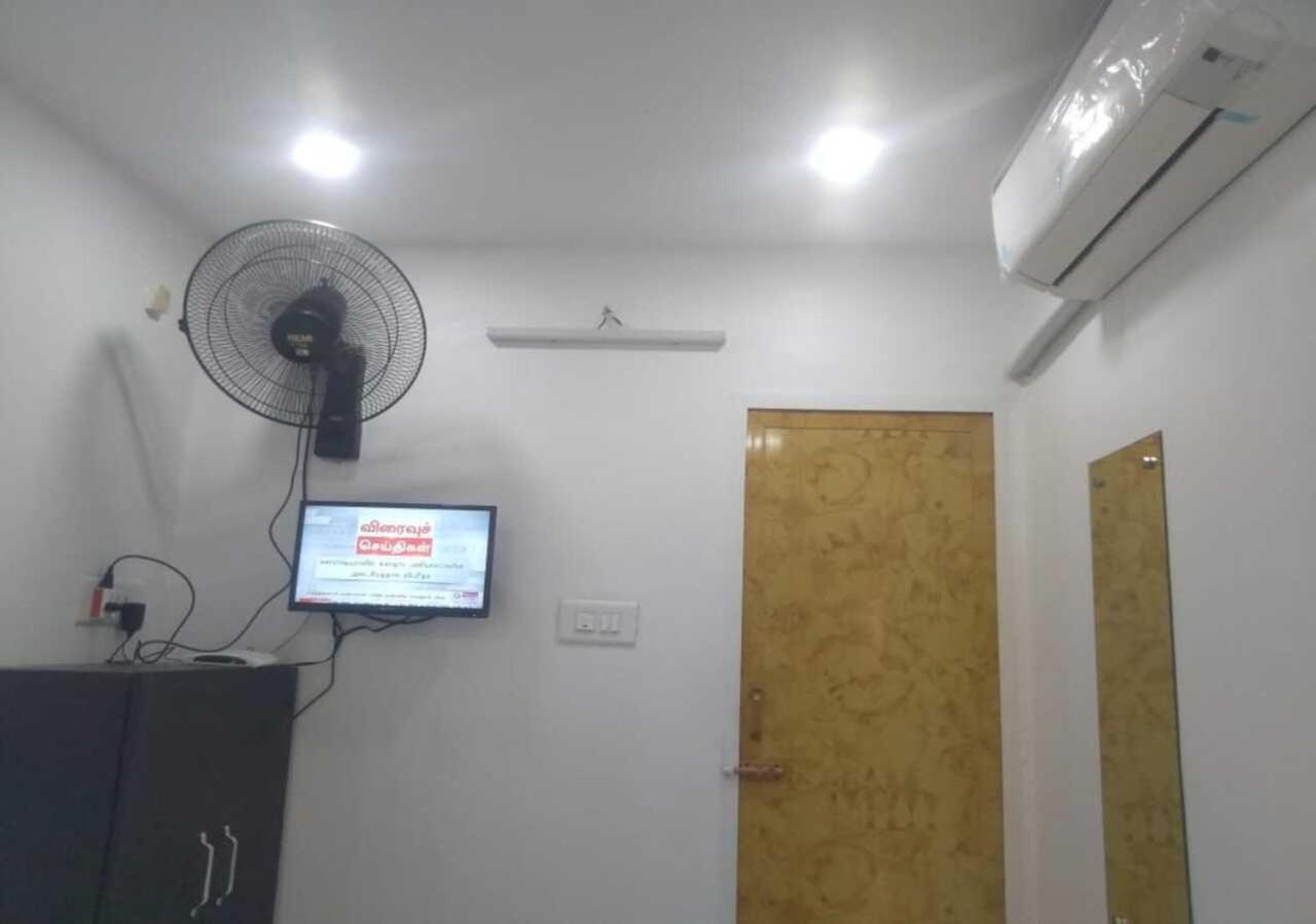 Plaza Vadapalani Hotel 2*