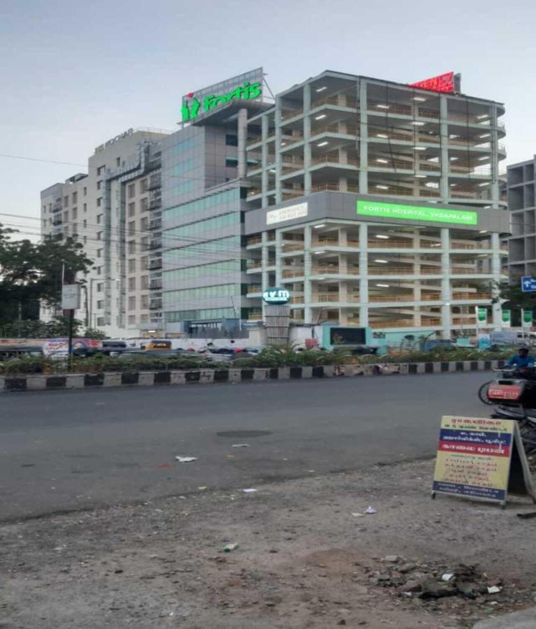Plaza Vadapalani Hotel 2*