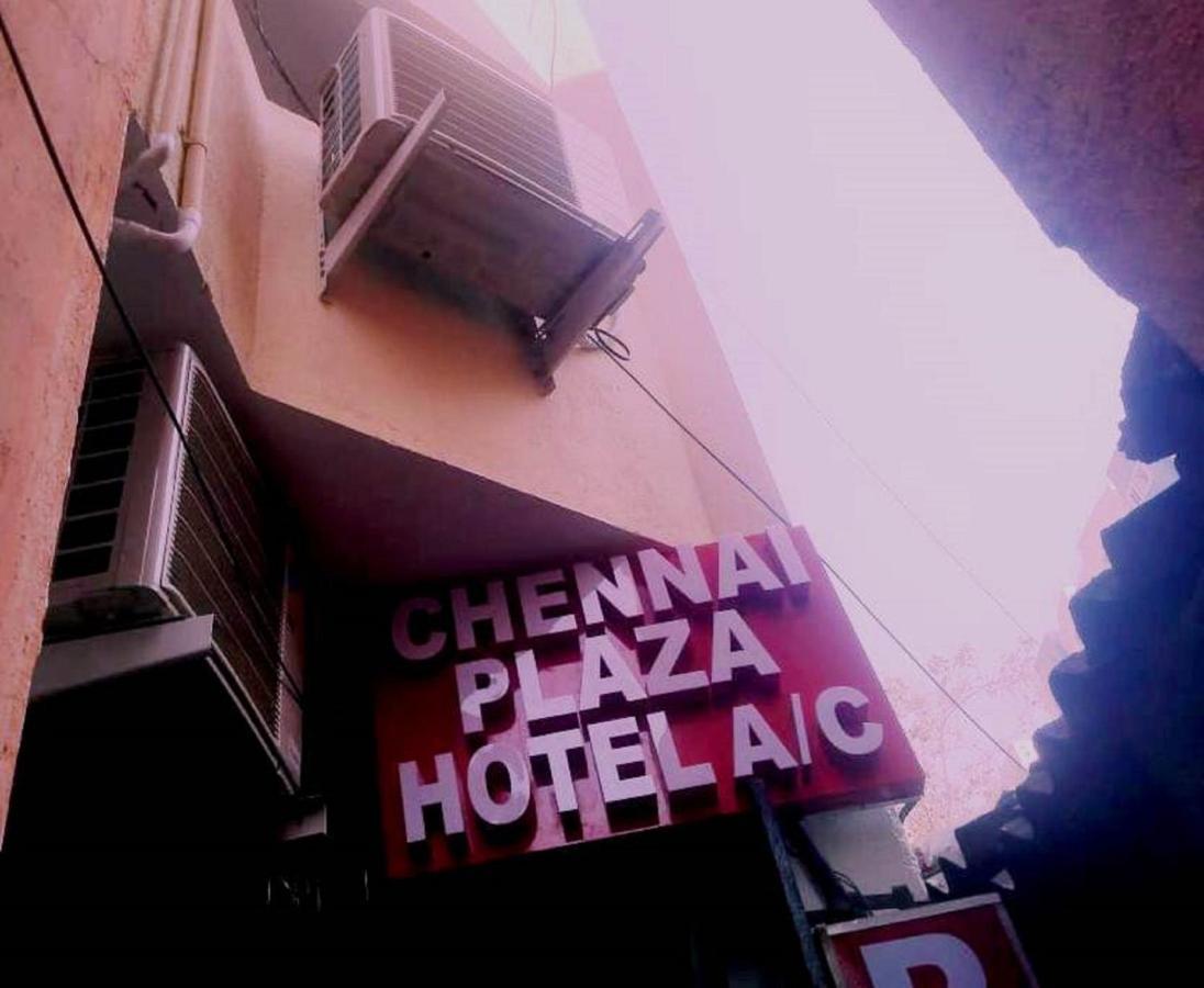 Plaza Vadapalani 2*