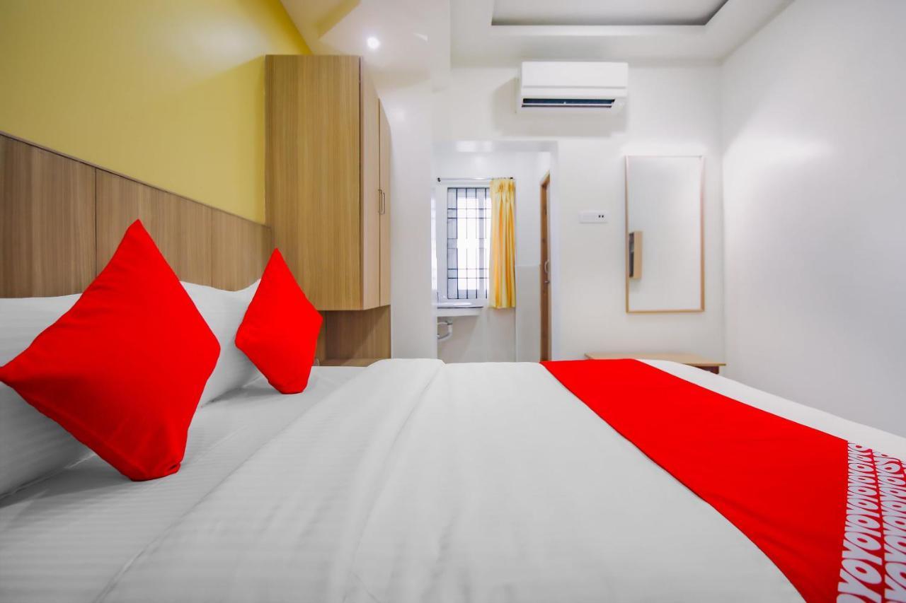 Oyo 78272 Durga Residency Hotel 3*