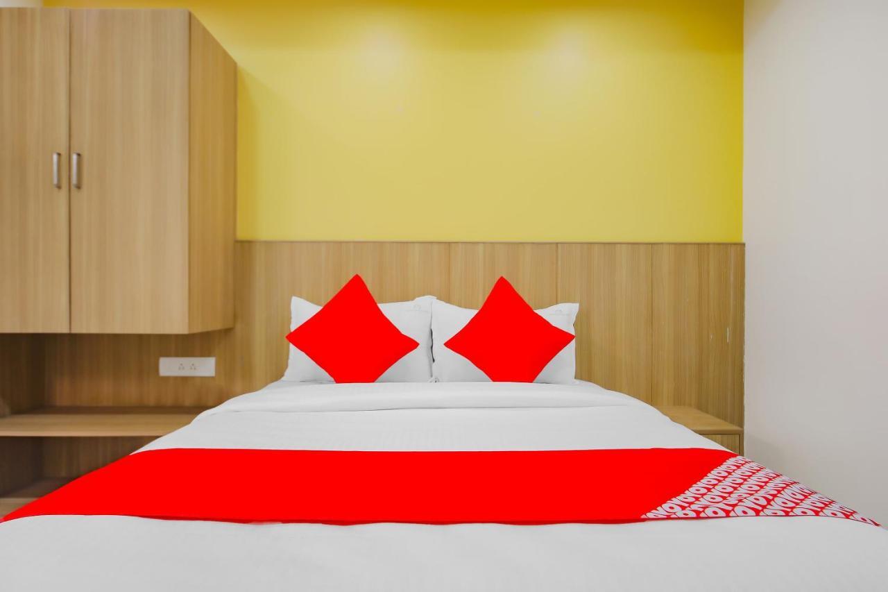 Oyo 78272 Durga Residency Hotel 3*