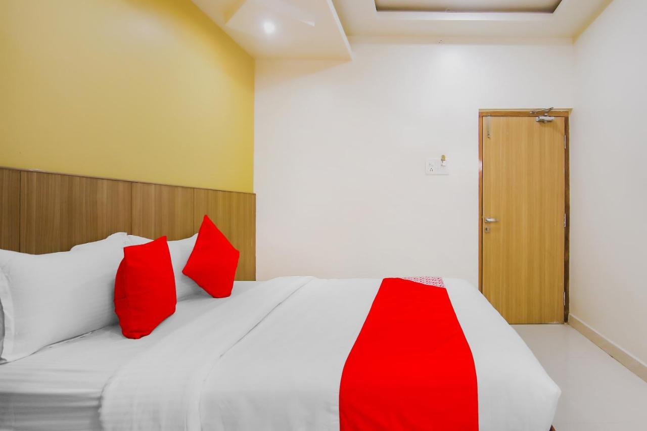 Oyo 78272 Durga Residency Hotel 3*