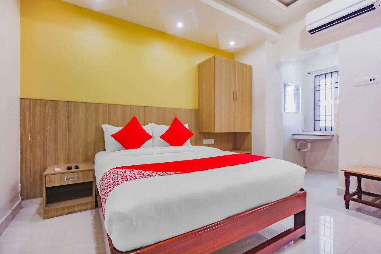 Oyo 78272 Durga Residency Hotel 3*