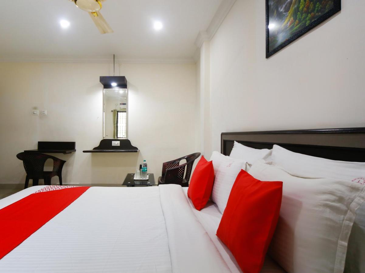 Pleasant Stays - Near Airport 2*