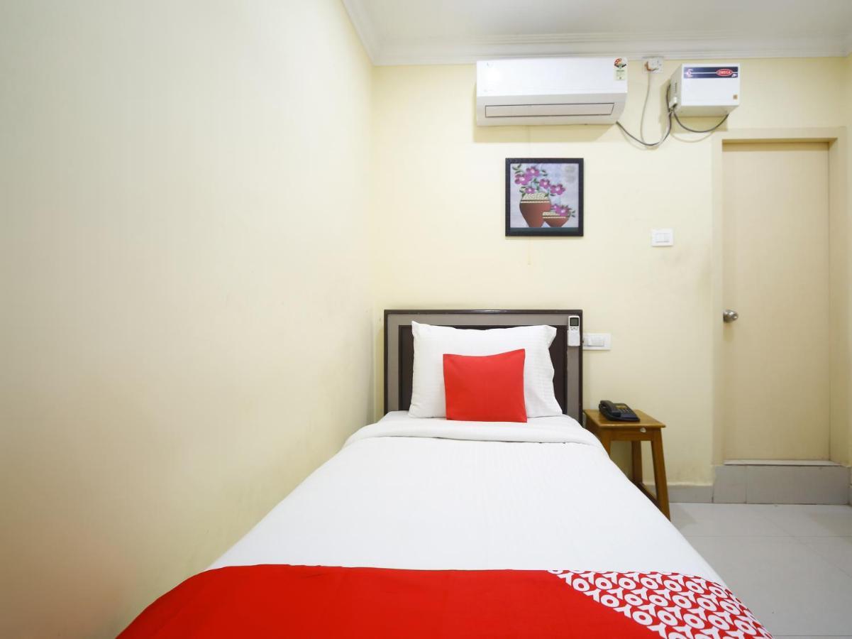 Pleasant Stays - Near Airport Hotel 2*