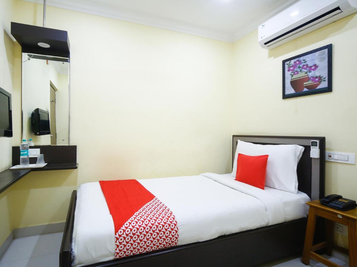 Pleasant Stays - Near Airport