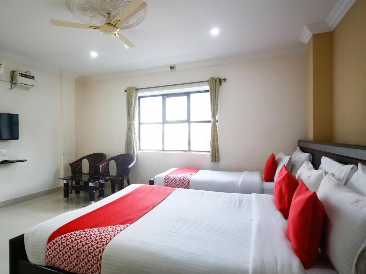 Pleasant Stays - Near Airport