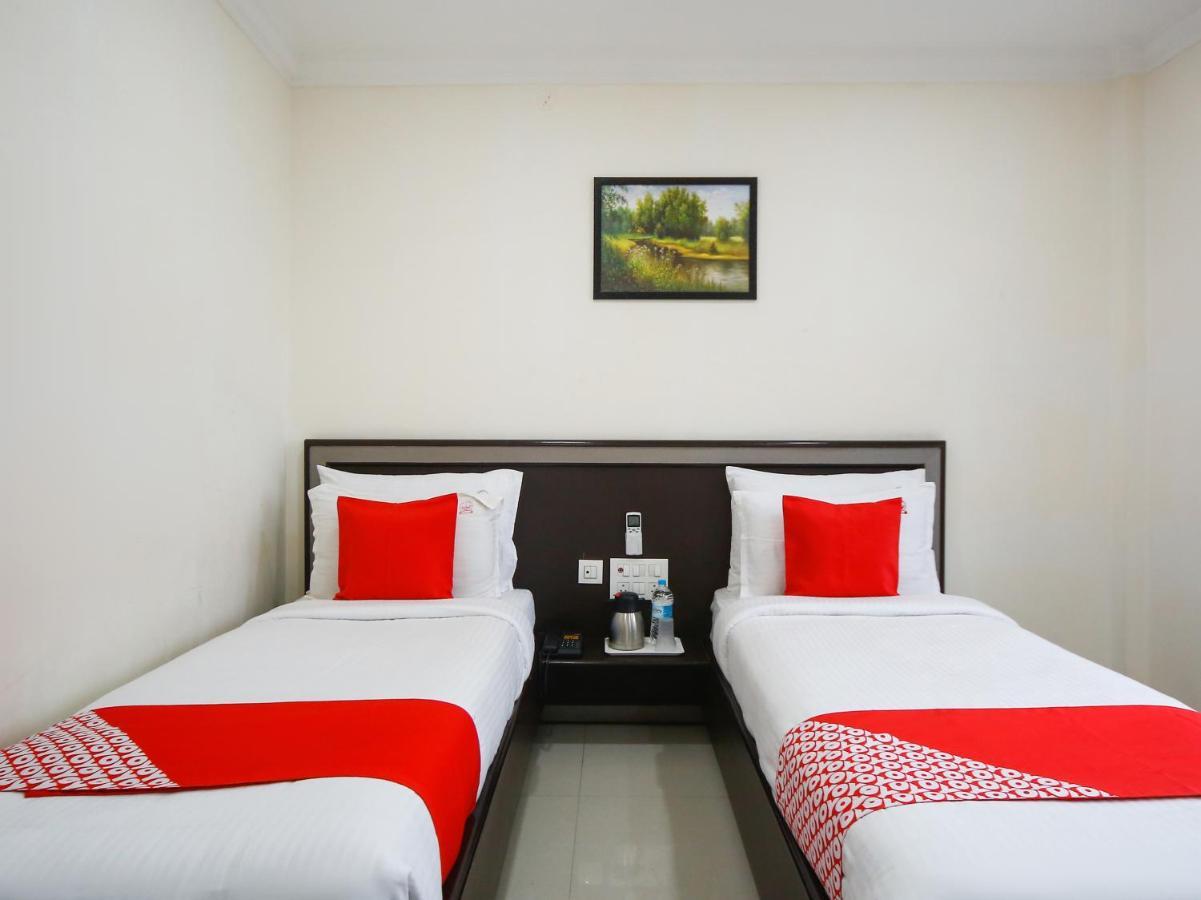 Pleasant Stays - Near Airport