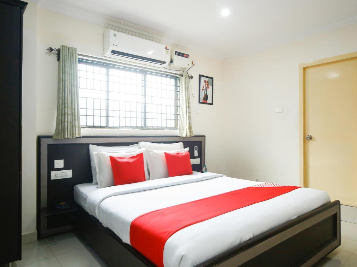 Pleasant Stays - Near Airport Hotel 2*