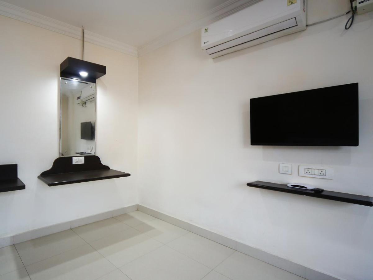 Pleasant Stays - Near Airport