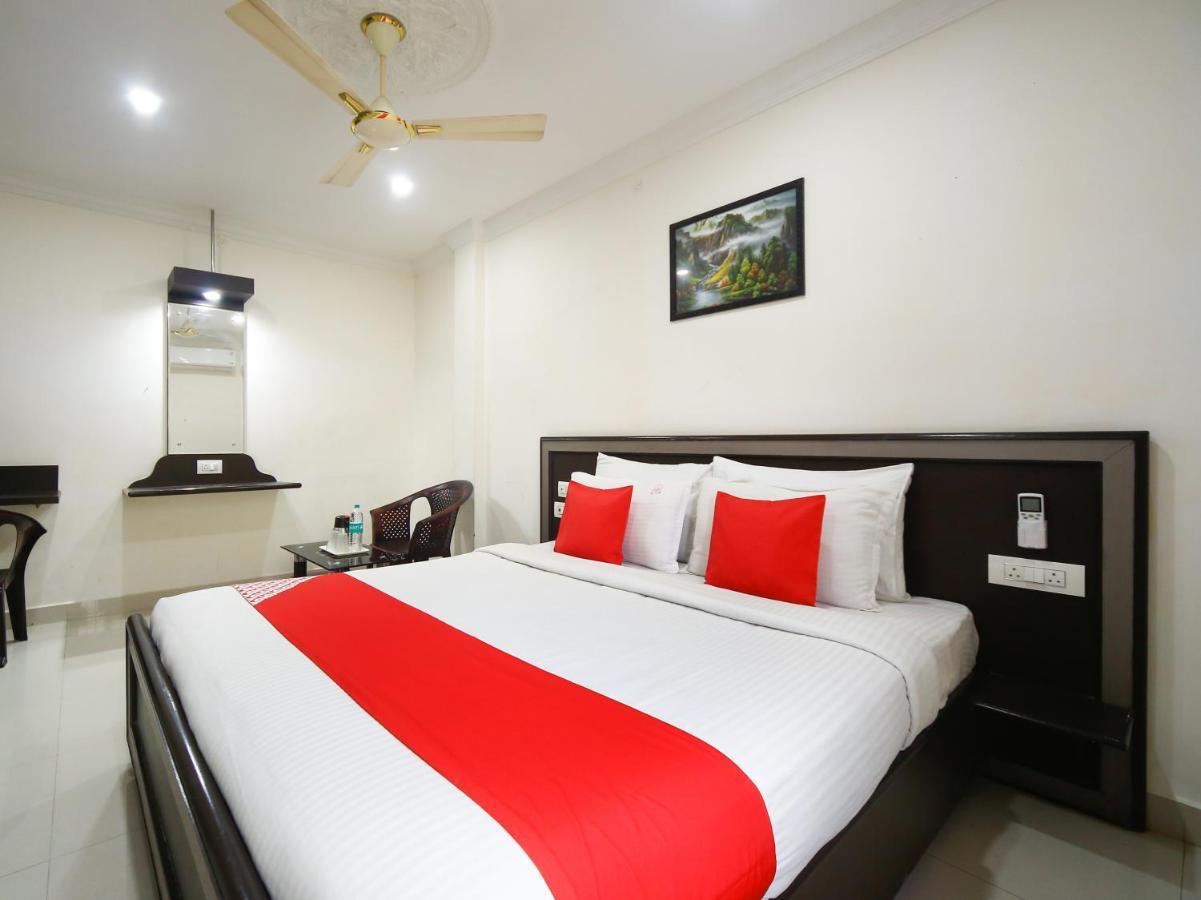 Pleasant Stays - Near Airport 2*