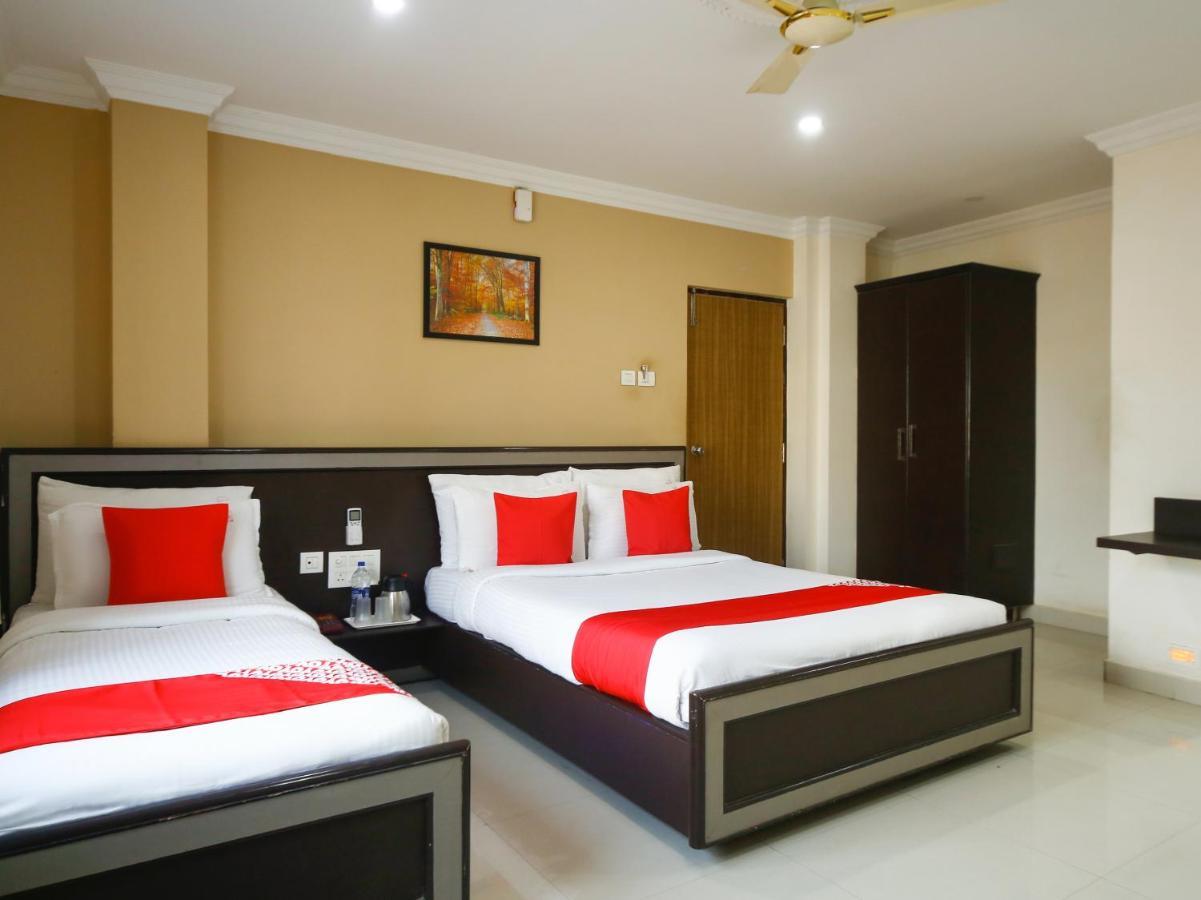 Pleasant Stays - Near Airport
