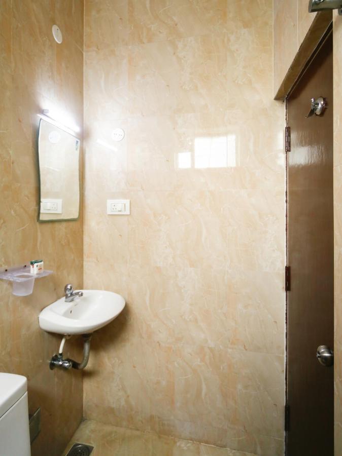 Pleasant Stays - Near Airport Hotel Chennai