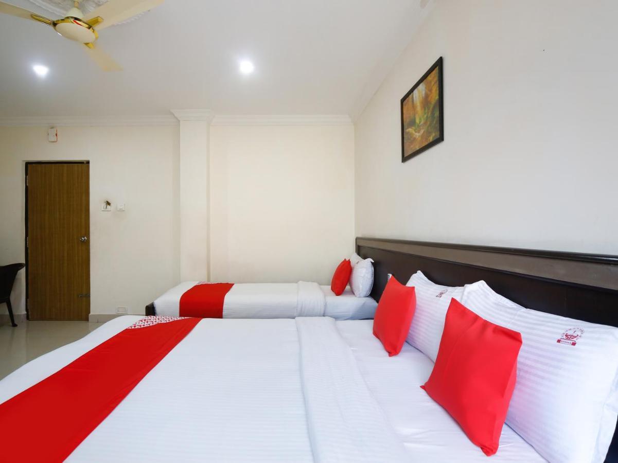 Pleasant Stays - Near Airport Hotel Chennai