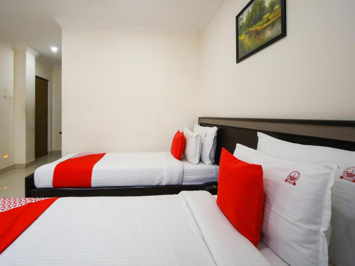Pleasant Stays - Near Airport Hotel 2*