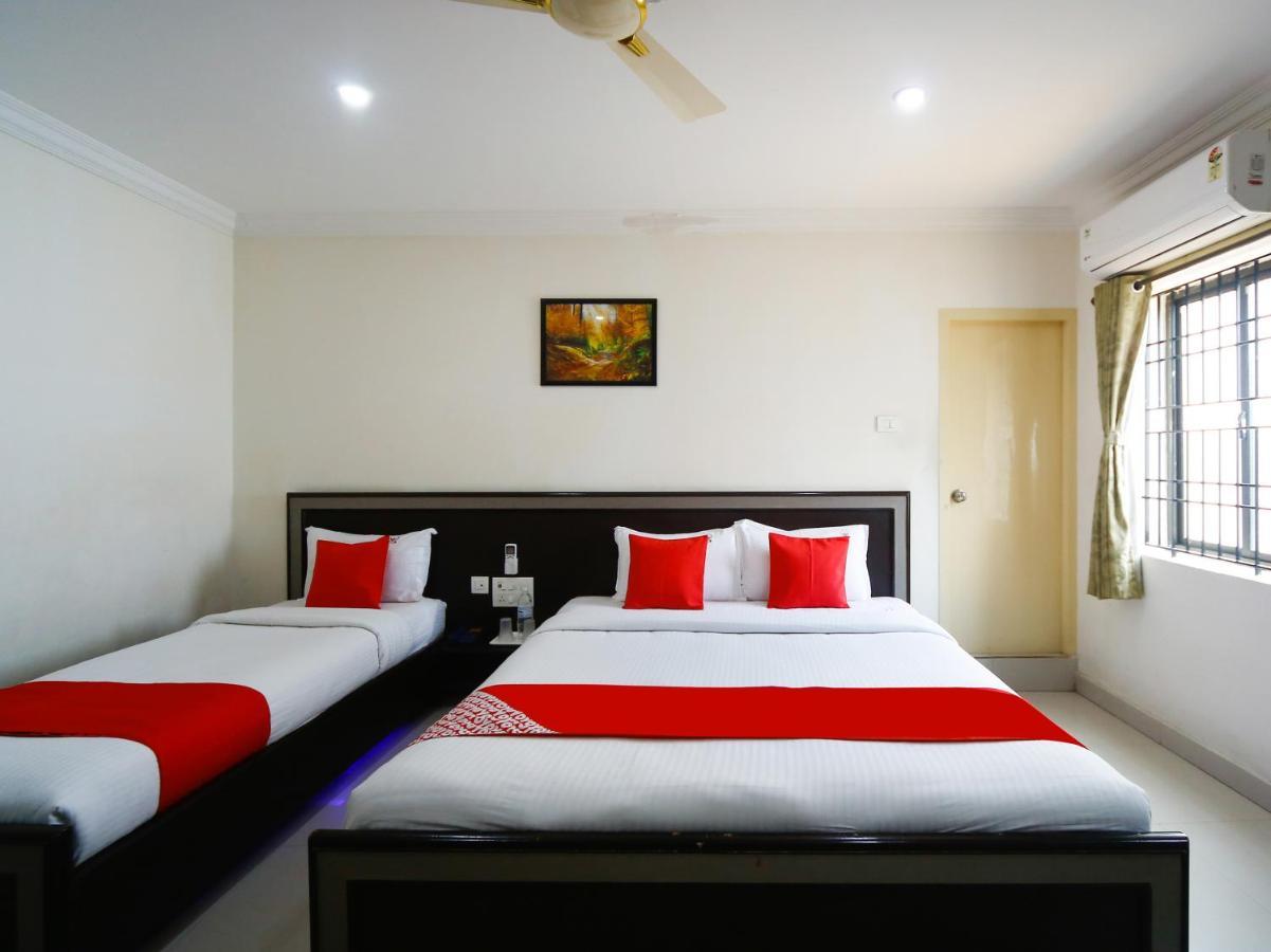 Pleasant Stays - Near Airport Hotel