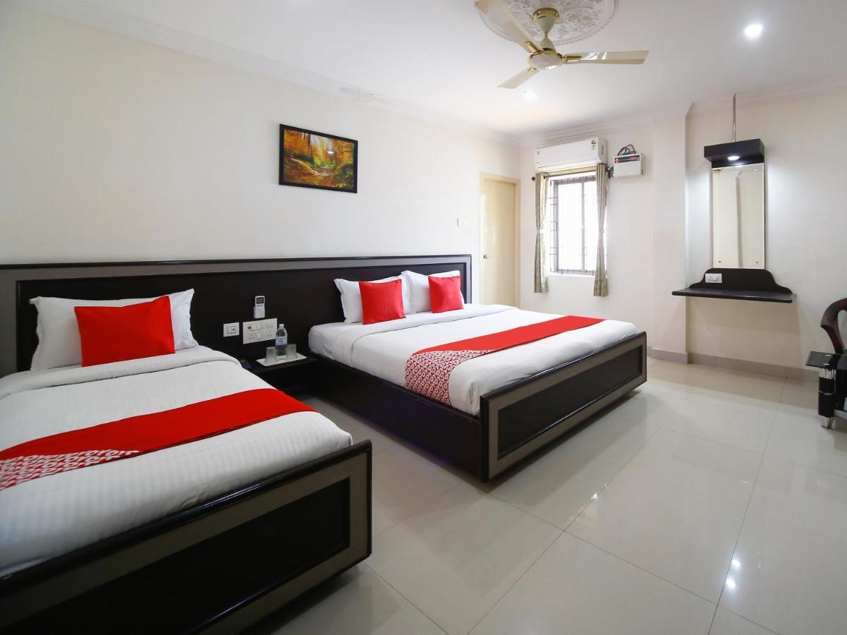 Pleasant Stays - Near Airport Hotel Chennai