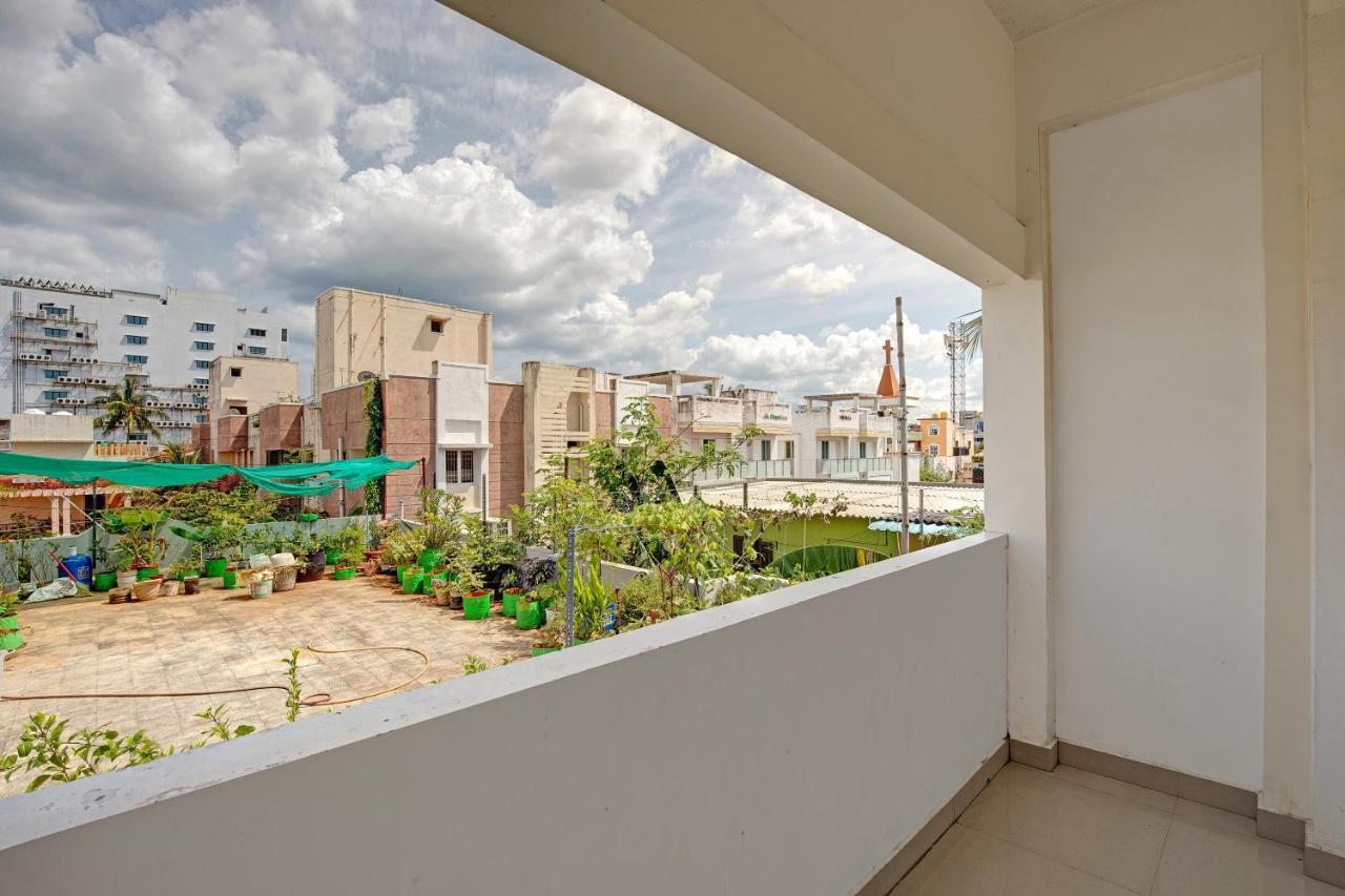 Super Oyo O Jeyam Residency Hotel