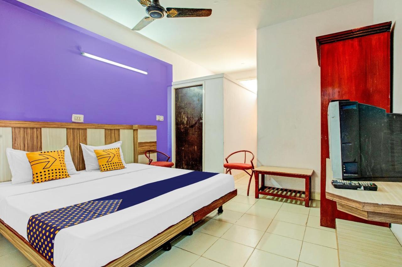 Spot On 78792 Moore Residency Hotel 2*