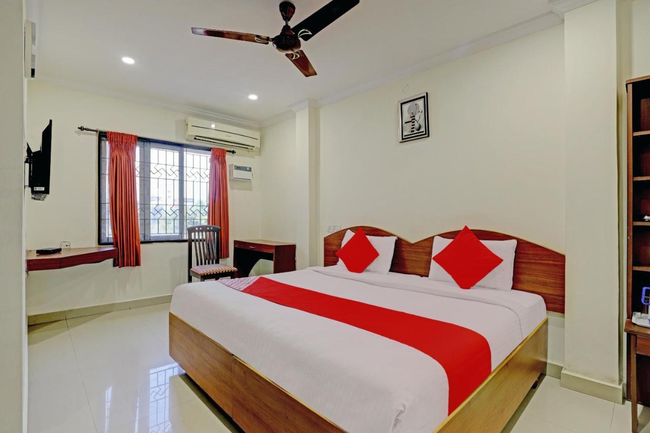 Oyo 78979 Omr Residency