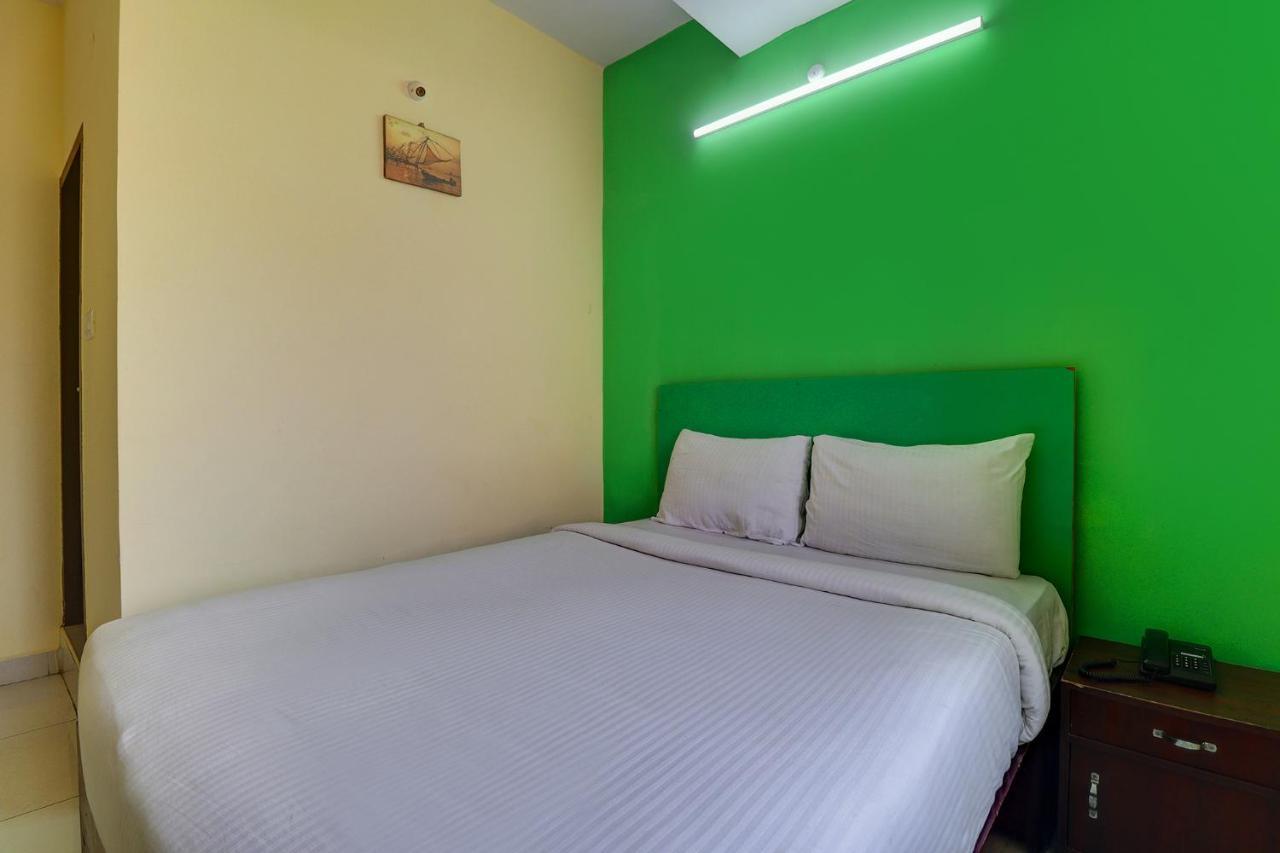 Fabhotel Green Tree Hotel