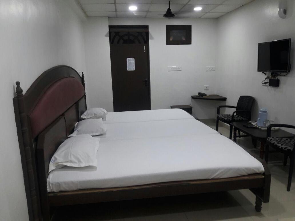 Hotel Sorrento Guest House Anna Nagar East Metro Shenoy Nagar Metro Budget Monthly Daily Rooms Hotel