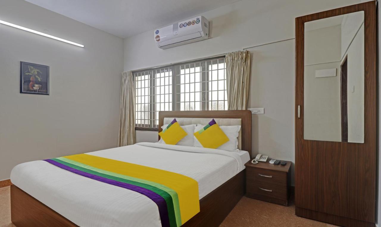 Itsy Rithika Blossoms Hotel 3*