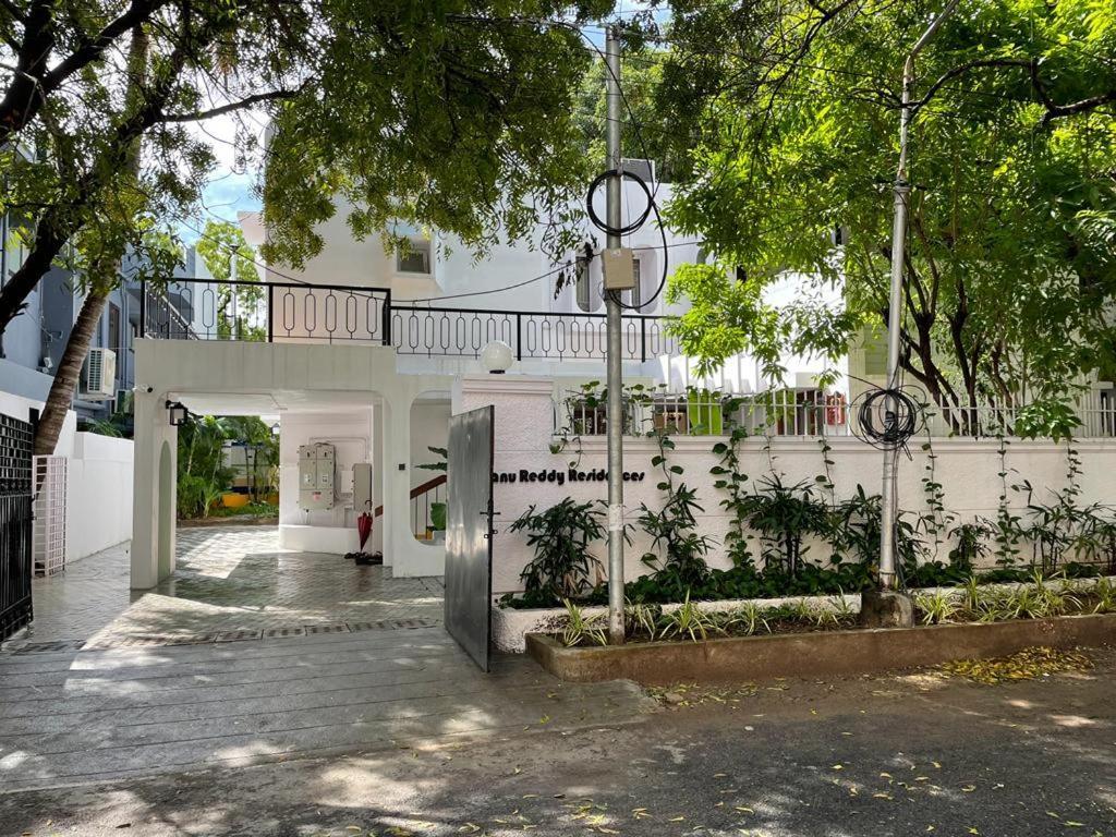 Hanu Reddy Residences - Nawab Habibullah Avenue *