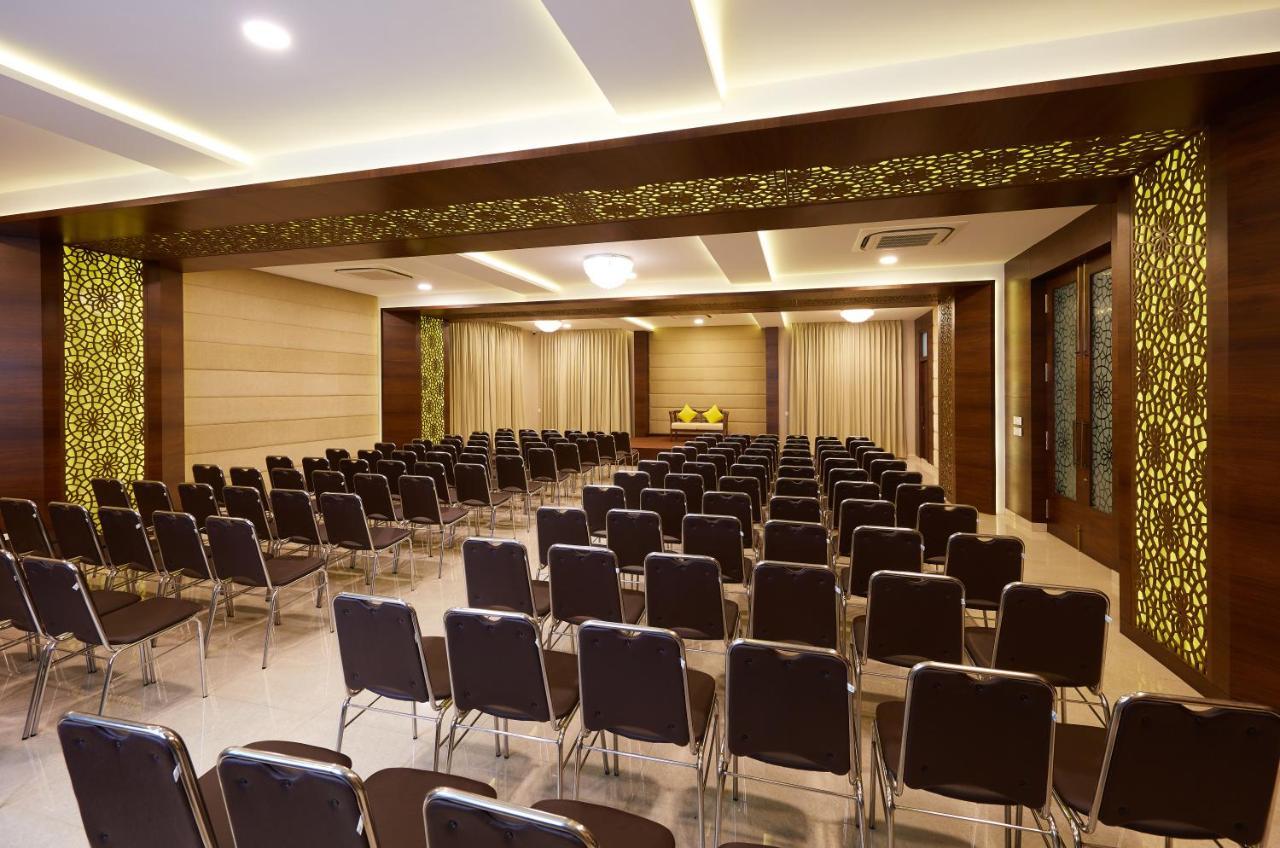 Acomodação com café da manhã  Kamar Residences And Banquets Chennai