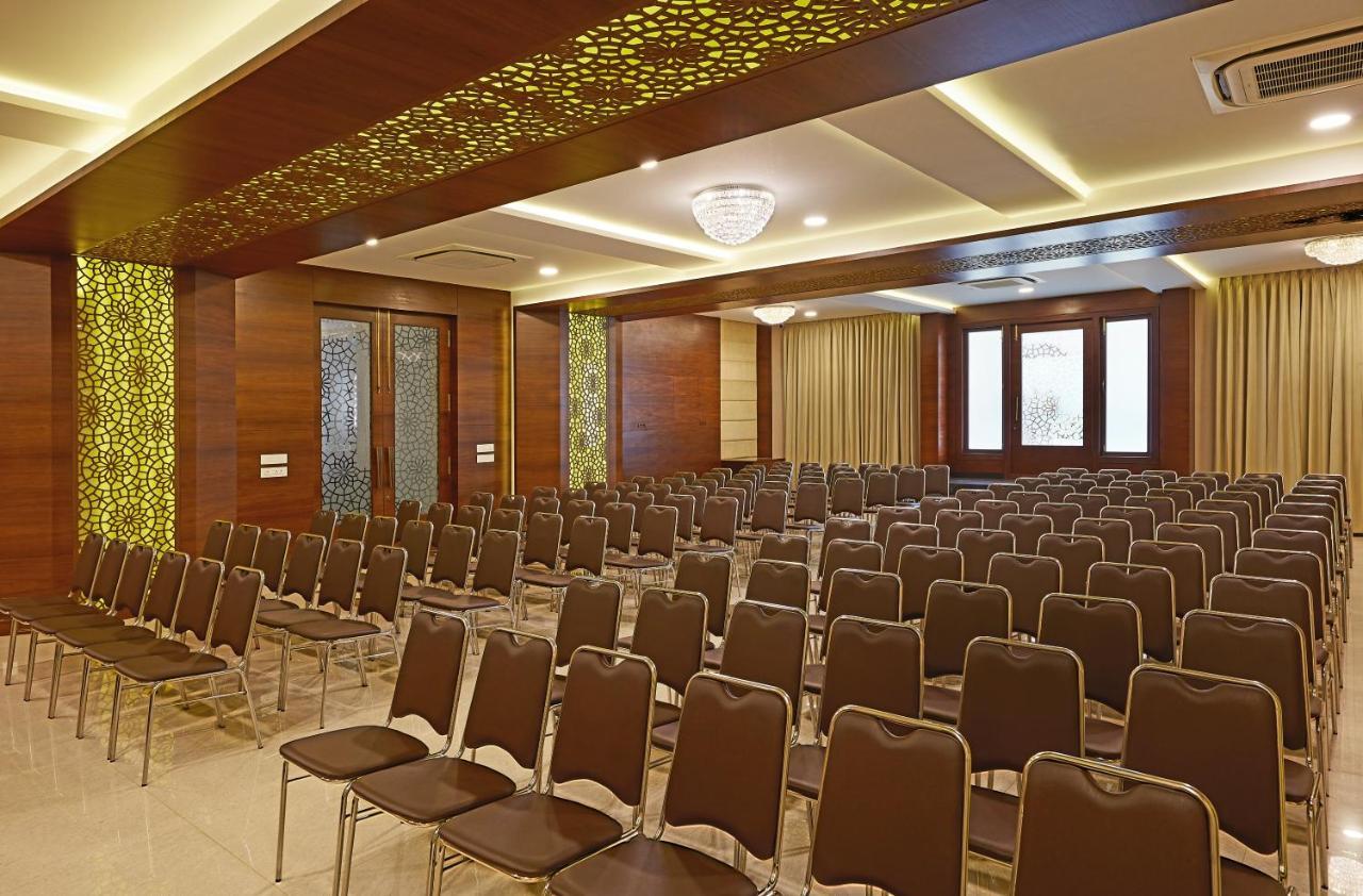 Acomodação com café da manhã  Kamar Residences And Banquets 3*