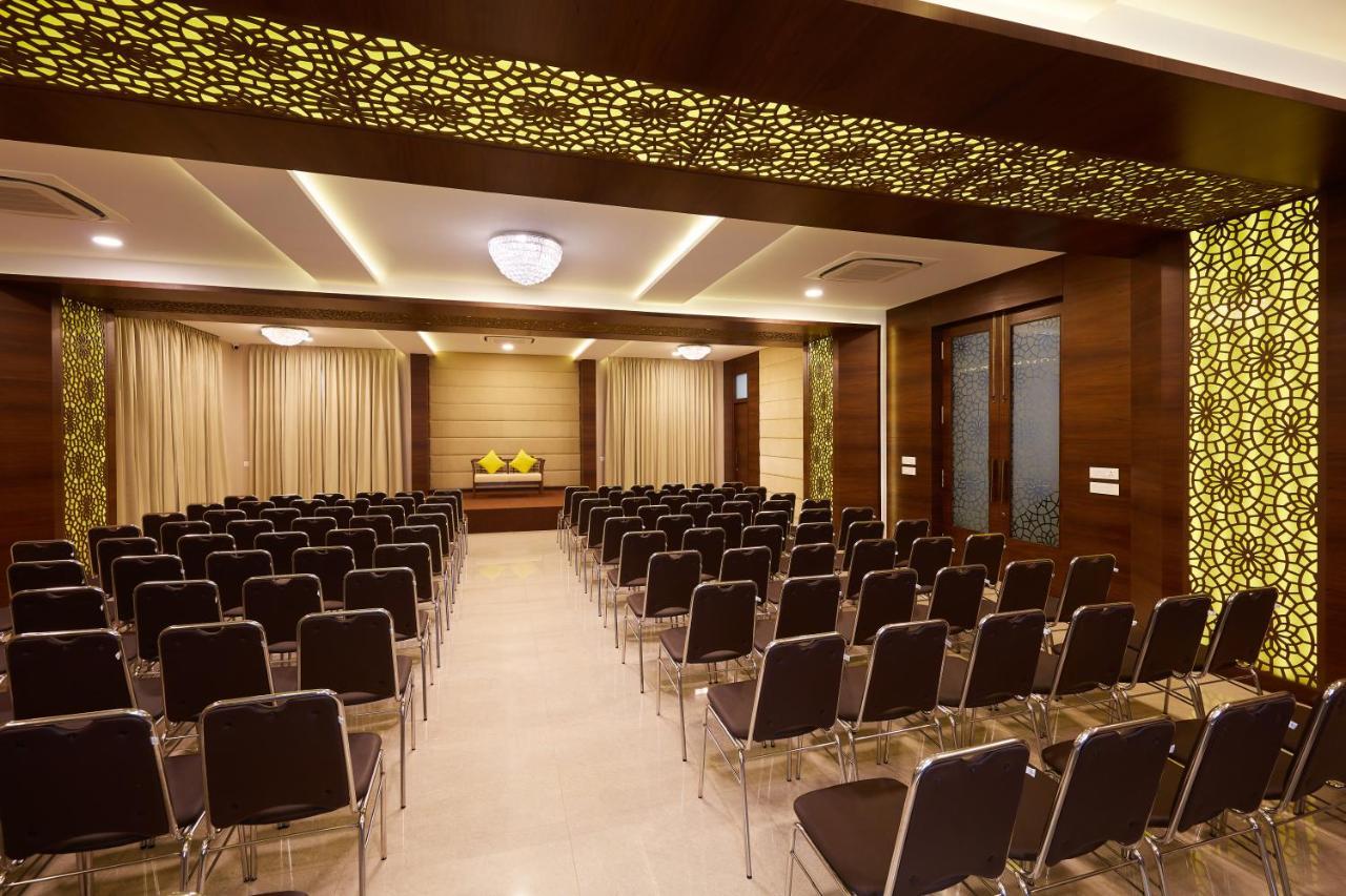 Kamar Residences And Banquets 3*