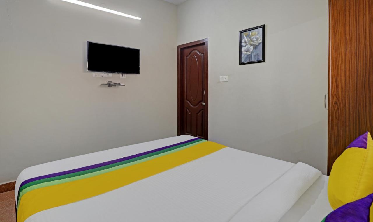 Itsy Rithika Blossoms Hotel 3*